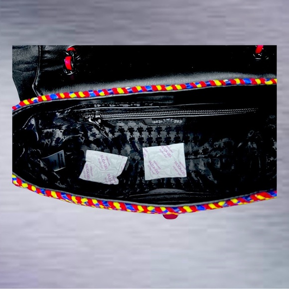 NWT Karl Lagerfeld Paris Agyness Textured
Shoulder Bag Comes with Dusty - Picture 10 of 15